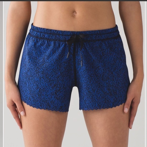 Lululemon Hit It Short Cerulean Blue size 4 - Picture 3 of 13